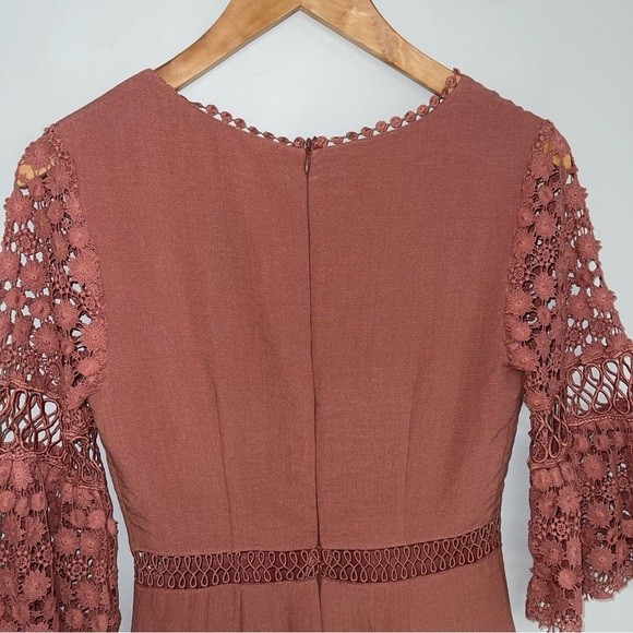 Saints + Secrets Dress Women's Size XS Rose Taupe Crochet Cut Out 3/4 Sleeves - Picture 6 of 8